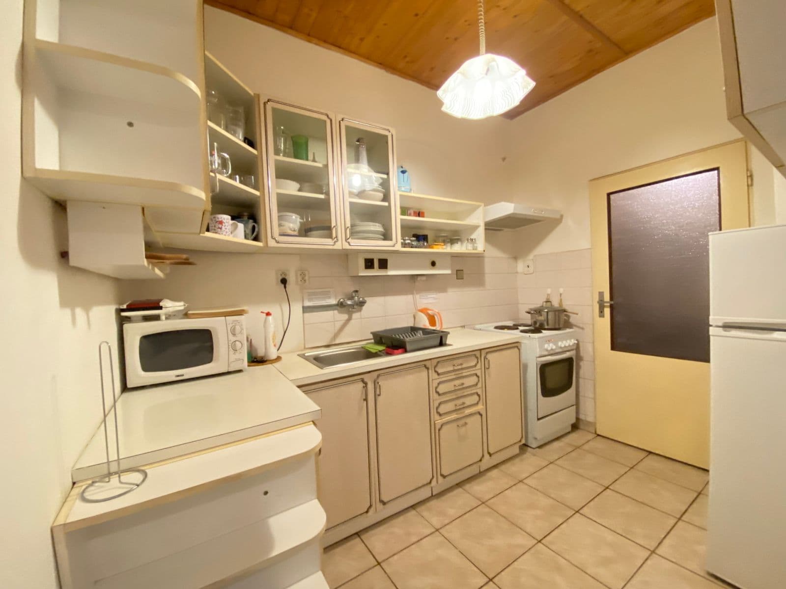 3 bedroom with open-plan kitchen flat to rent, 18 m², Biskupcova, Prague, Prague 3 bedroom with open-plan kitchen flat to rent, 18 m², Biskupcova, Prague, Prague