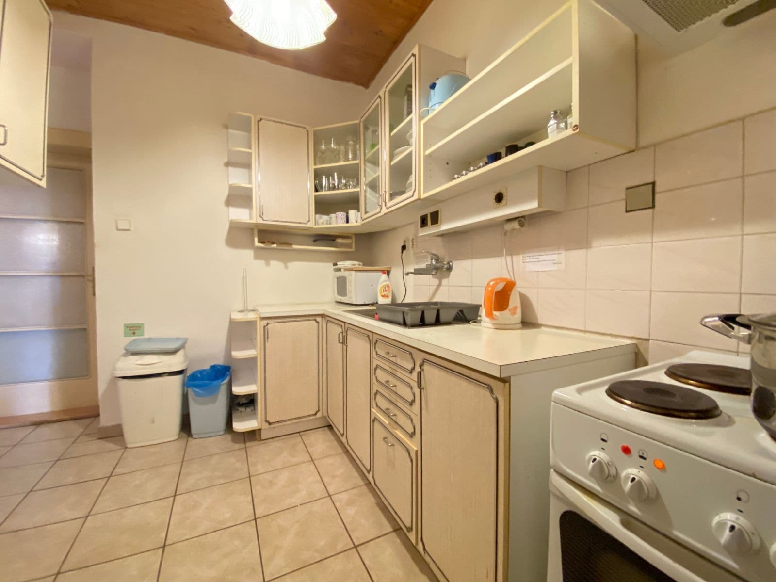 3 bedroom with open-plan kitchen flat to rent, 18 m², Biskupcova, Prague, Prague 3 bedroom with open-plan kitchen flat to rent, 18 m², Biskupcova, Prague, Prague