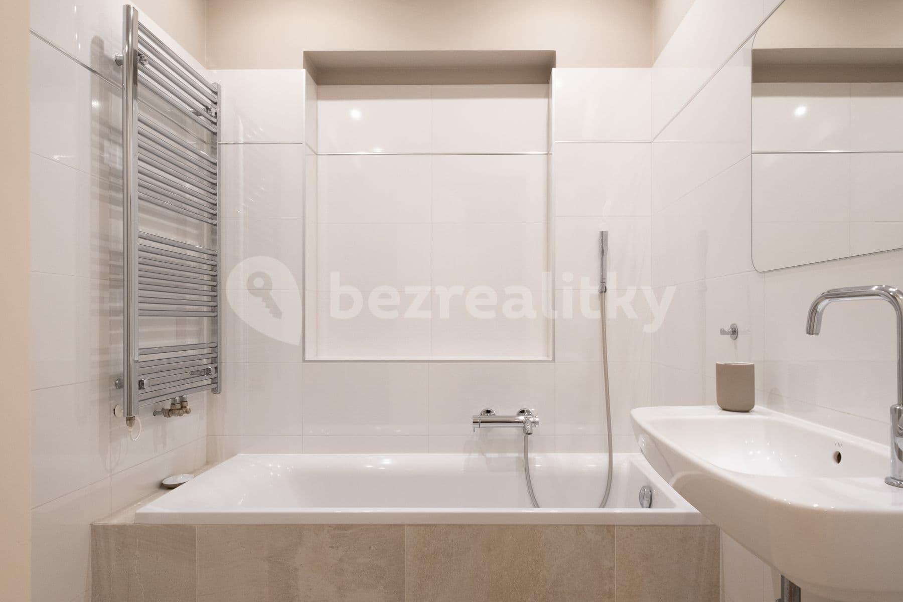 2 bedroom with open-plan kitchen flat to rent, 77 m², Březinova, Prague, Prague 2 bedroom with open-plan kitchen flat to rent, 77 m², Březinova, Prague, Prague