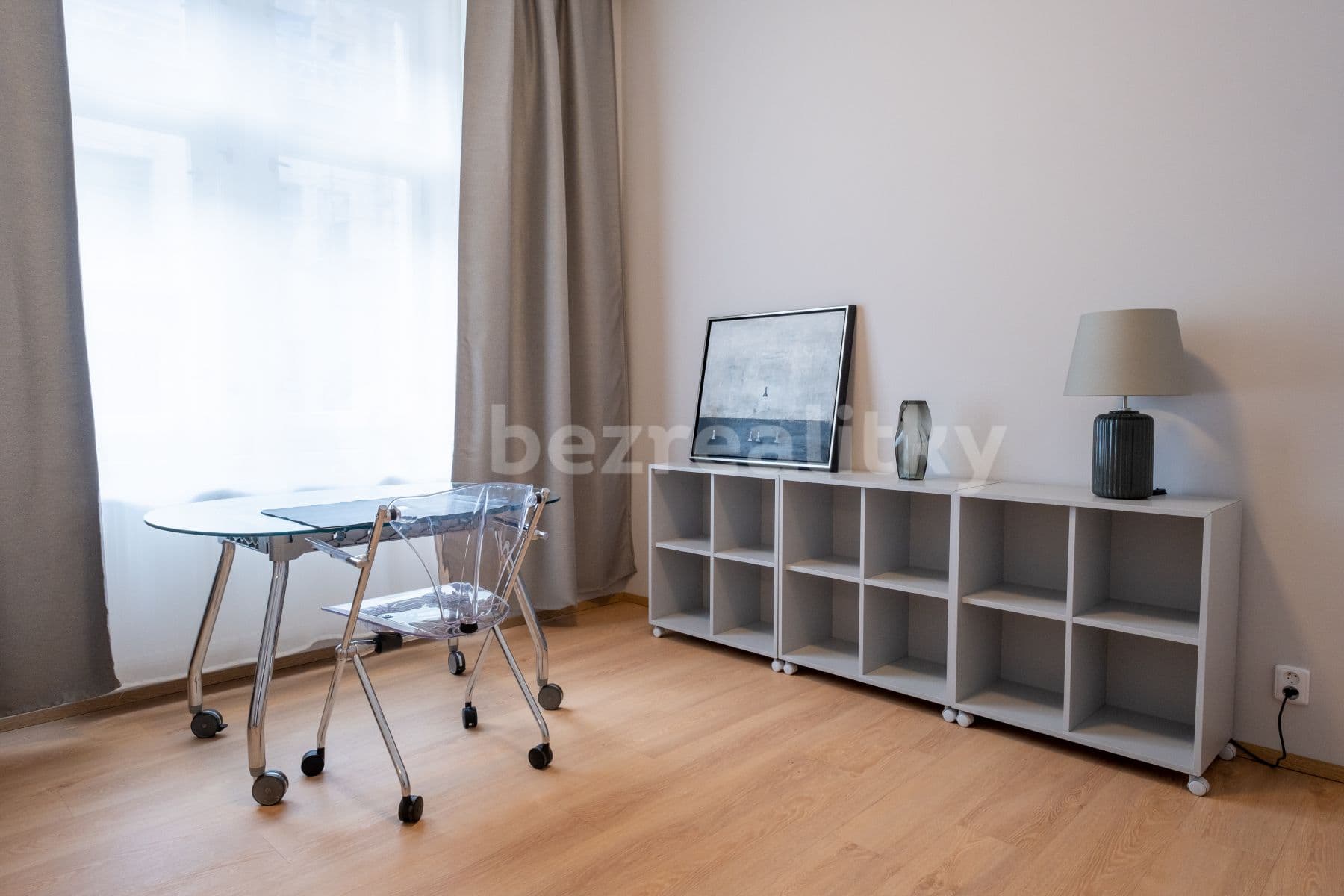 2 bedroom with open-plan kitchen flat to rent, 77 m², Březinova, Prague, Prague 2 bedroom with open-plan kitchen flat to rent, 77 m², Březinova, Prague, Prague