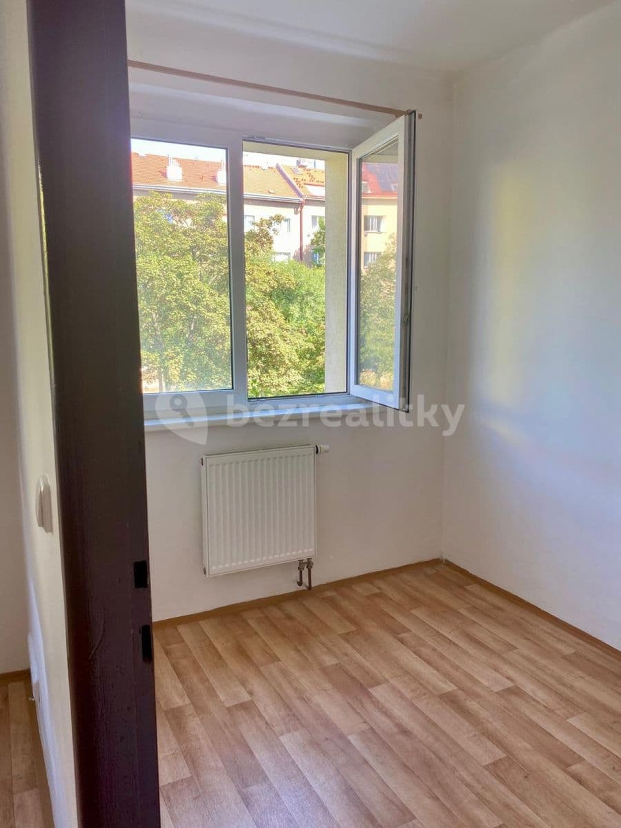 1 bedroom with open-plan kitchen flat to rent, 42 m², Humpolecká, Prague, Prague 1 bedroom with open-plan kitchen flat to rent, 42 m², Humpolecká, Prague, Prague