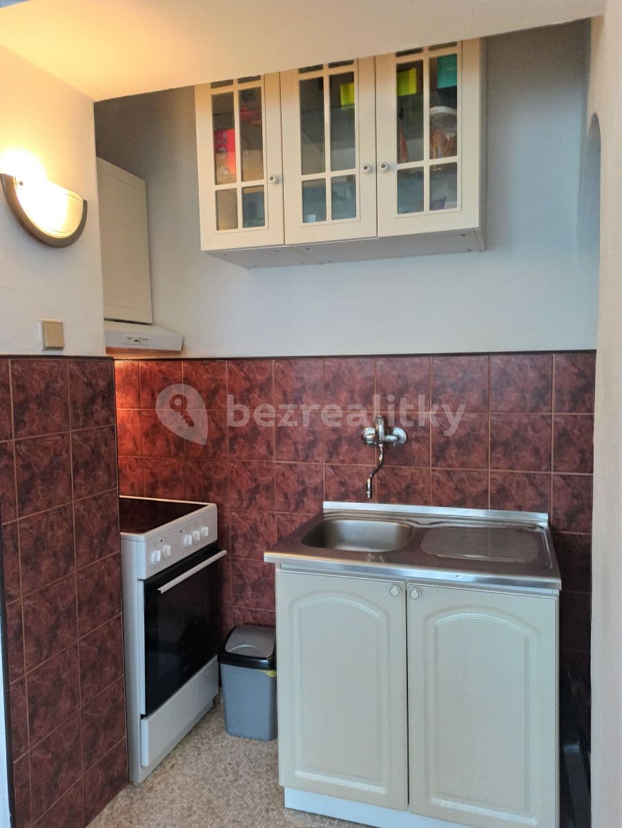 Studio flat to rent, 32 m², Dvacátého osmého pluku, Prague, Prague Studio flat to rent, 32 m², Dvacátého osmého pluku, Prague, Prague