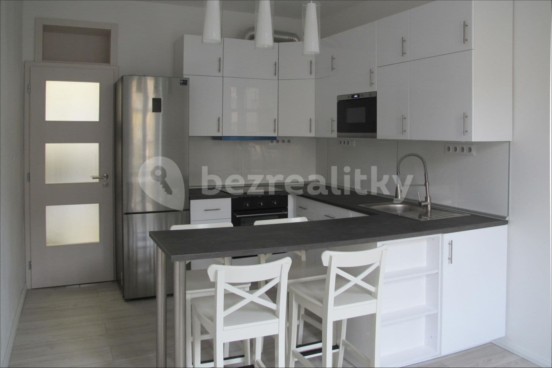 1 bedroom with open-plan kitchen flat to rent, 50 m², Saratovská, Prague, Prague 1 bedroom with open-plan kitchen flat to rent, 50 m², Saratovská, Prague, Prague
