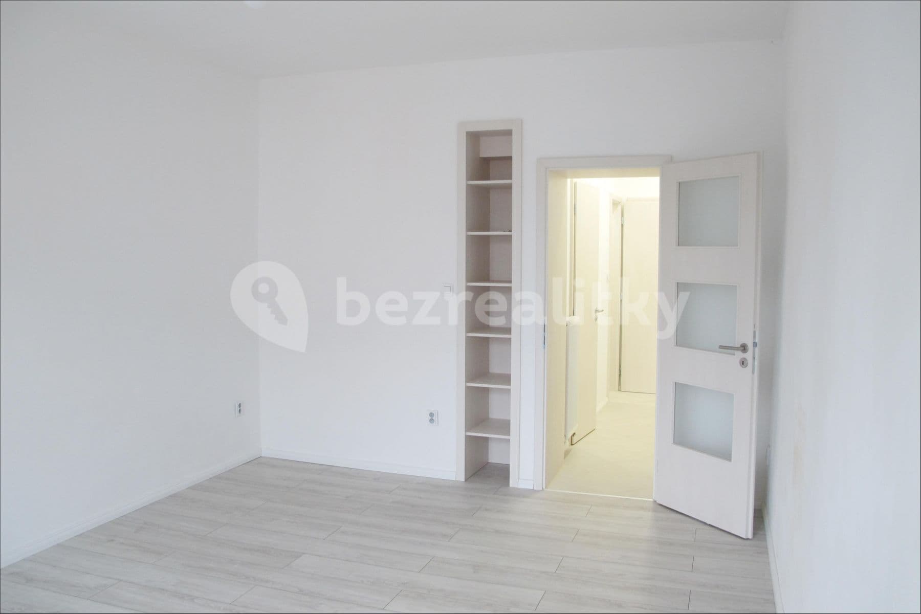 1 bedroom with open-plan kitchen flat to rent, 50 m², Saratovská, Prague, Prague 1 bedroom with open-plan kitchen flat to rent, 50 m², Saratovská, Prague, Prague