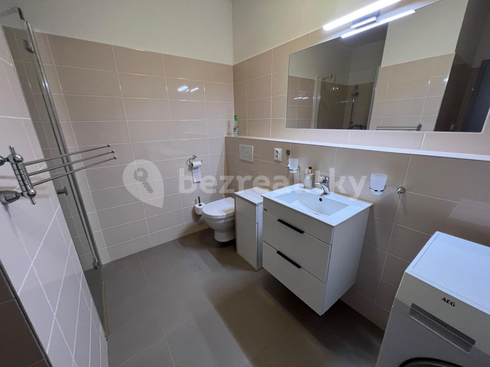 1 bedroom with open-plan kitchen flat to rent, 53 m², Jičínská, Mladá Boleslav, Středočeský Region 1 bedroom with open-plan kitchen flat to rent, 53 m², Jičínská, Mladá Boleslav, Středočeský Region