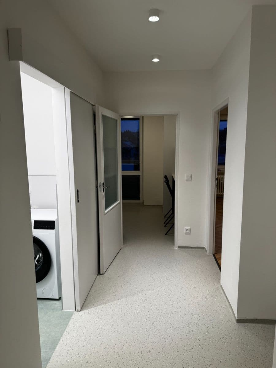 3 bedroom flat to rent, 75 m², Srbská, Brno, Jihomoravský Region 3 bedroom flat to rent, 75 m², Srbská, Brno, Jihomoravský Region