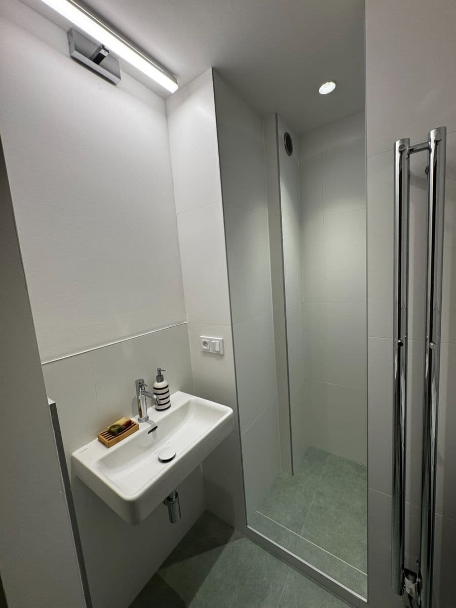 3 bedroom flat to rent, 75 m², Srbská, Brno, Jihomoravský Region 3 bedroom flat to rent, 75 m², Srbská, Brno, Jihomoravský Region