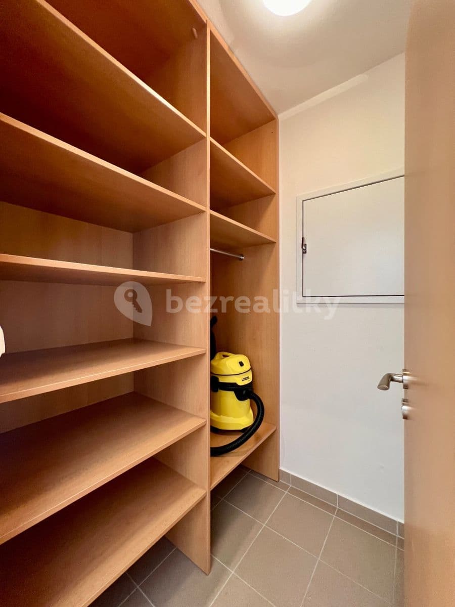 1 bedroom with open-plan kitchen flat to rent, 63 m², Purkyňova, Brno, Jihomoravský Region