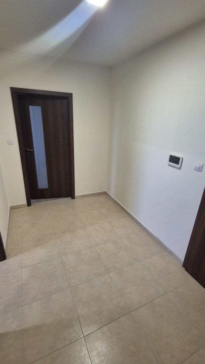 1 bedroom with open-plan kitchen flat to rent, 50 m², Rostoklaty, Středočeský Region 1 bedroom with open-plan kitchen flat to rent, 50 m², Rostoklaty, Středočeský Region