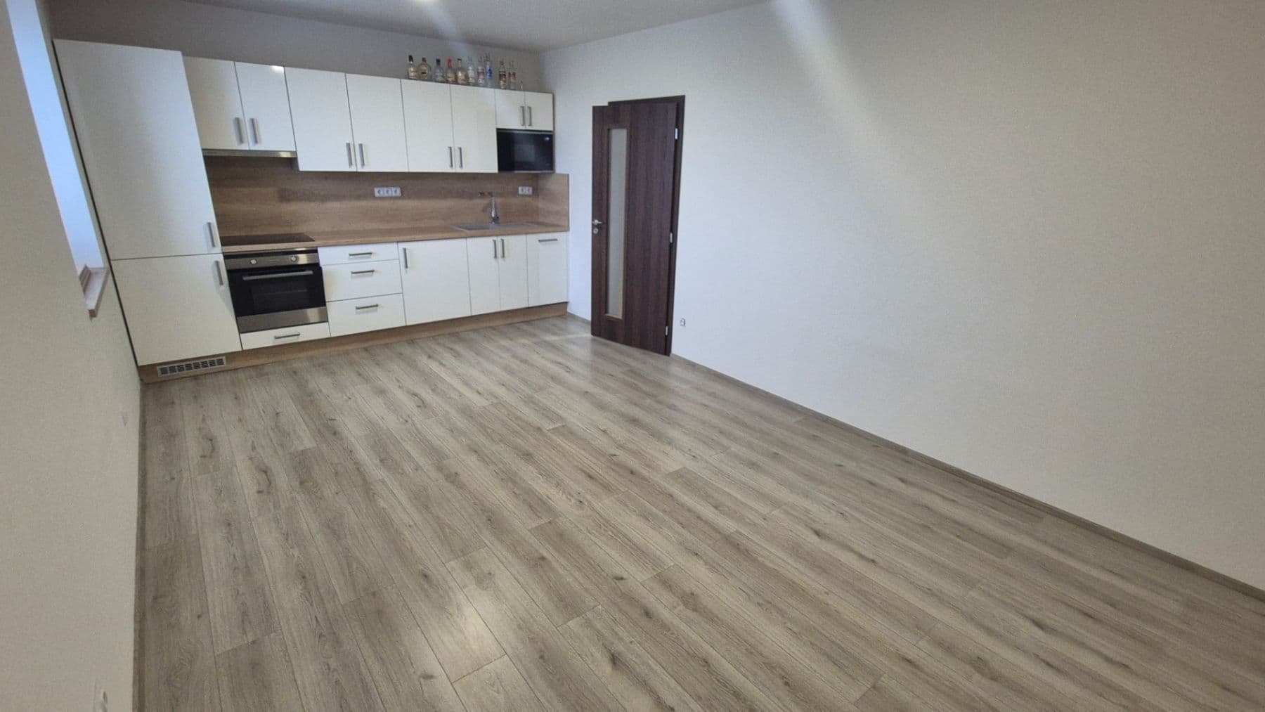 1 bedroom with open-plan kitchen flat to rent, 50 m², Rostoklaty, Středočeský Region 1 bedroom with open-plan kitchen flat to rent, 50 m², Rostoklaty, Středočeský Region