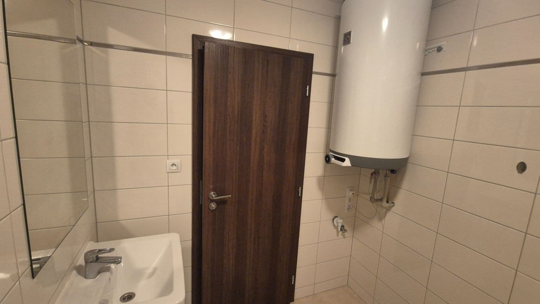 1 bedroom with open-plan kitchen flat to rent, 50 m², Rostoklaty, Středočeský Region 1 bedroom with open-plan kitchen flat to rent, 50 m², Rostoklaty, Středočeský Region