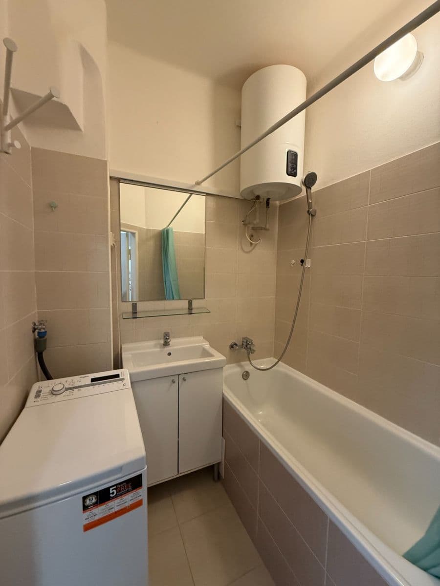 Studio flat to rent, 35 m², Kafkova, Prague, Prague Studio flat to rent, 35 m², Kafkova, Prague, Prague