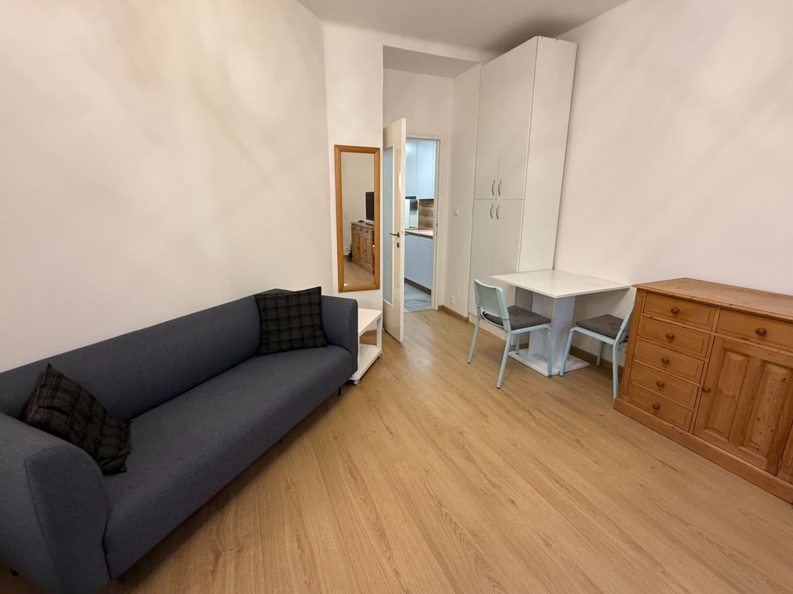Studio flat to rent, 35 m², Kafkova, Prague, Prague Studio flat to rent, 35 m², Kafkova, Prague, Prague