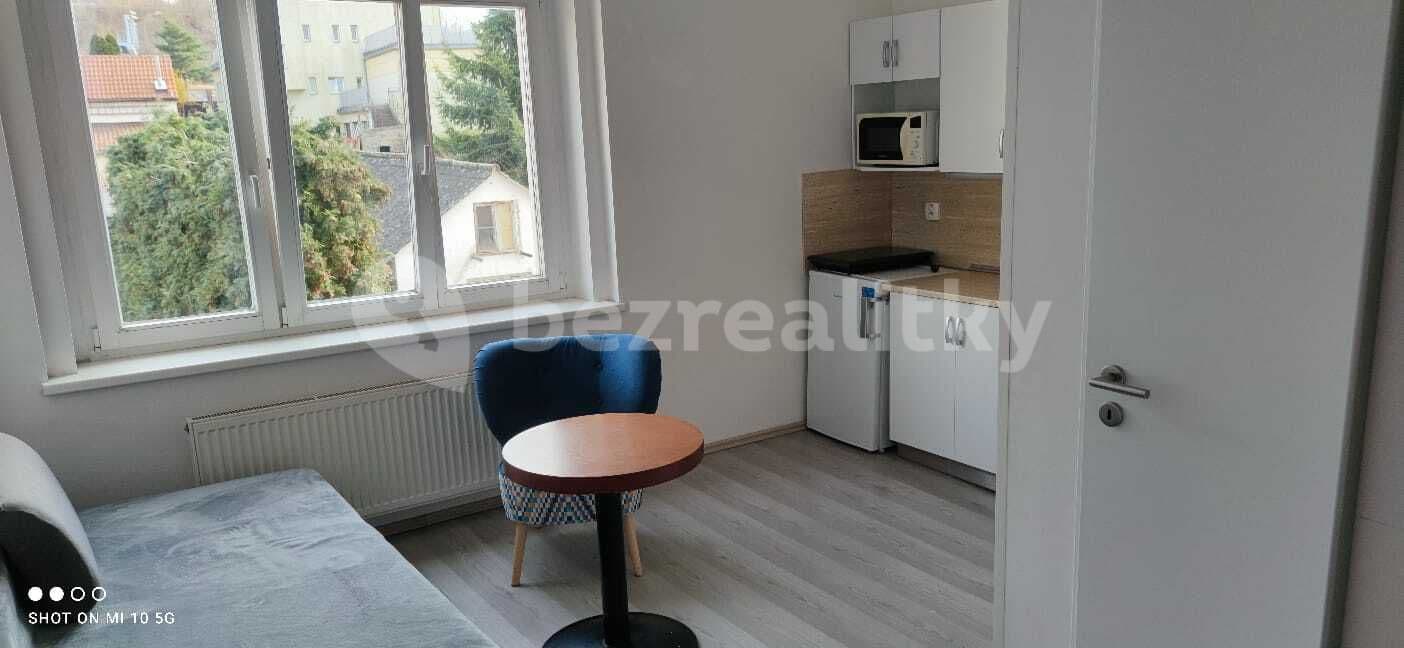 Small studio flat to rent, 22 m², Pod Karlovarskou silnicí, Prague, Prague Small studio flat to rent, 22 m², Pod Karlovarskou silnicí, Prague, Prague