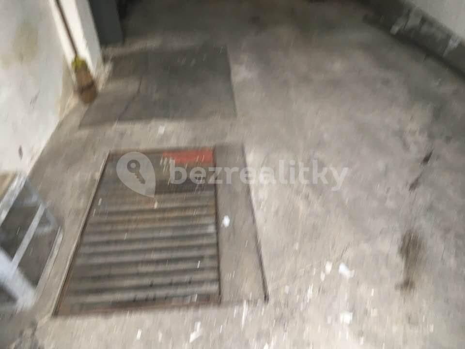 garage to rent, 16 m², Ke Stadionu, Prague, Prague garage to rent, 16 m², Ke Stadionu, Prague, Prague