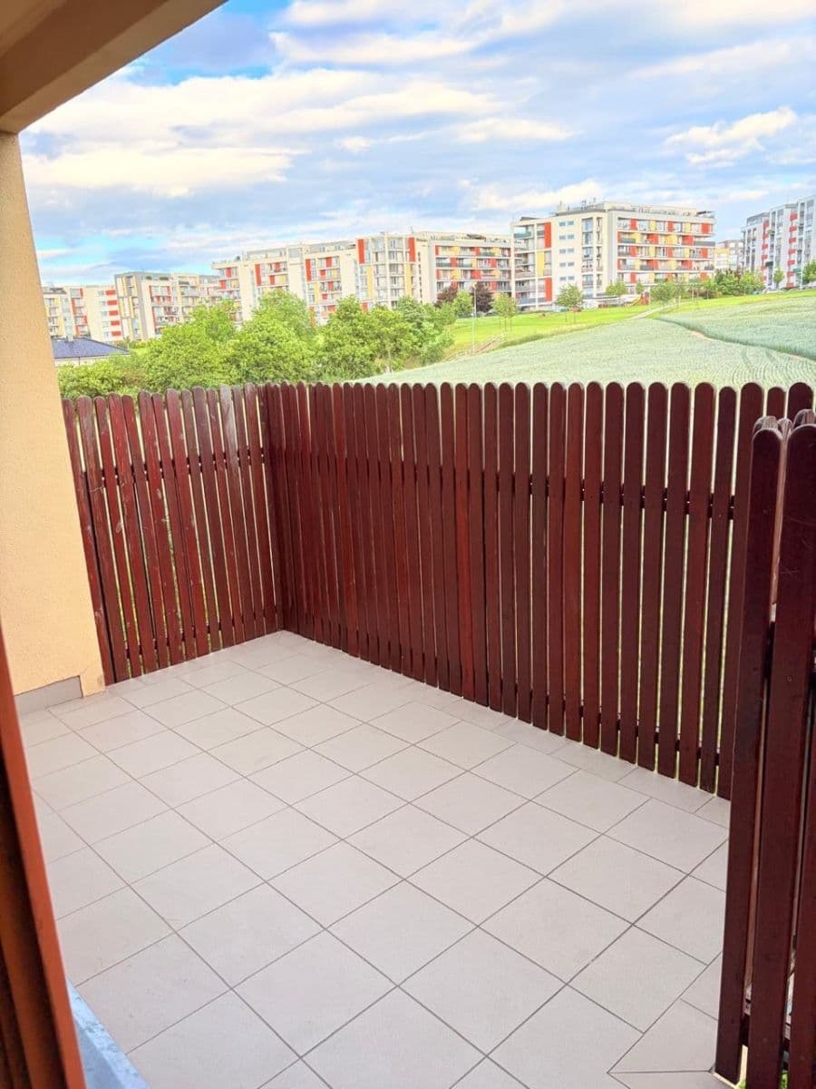 2 bedroom with open-plan kitchen flat to rent, 78 m², Lipovská, Prague, Prague 2 bedroom with open-plan kitchen flat to rent, 78 m², Lipovská, Prague, Prague