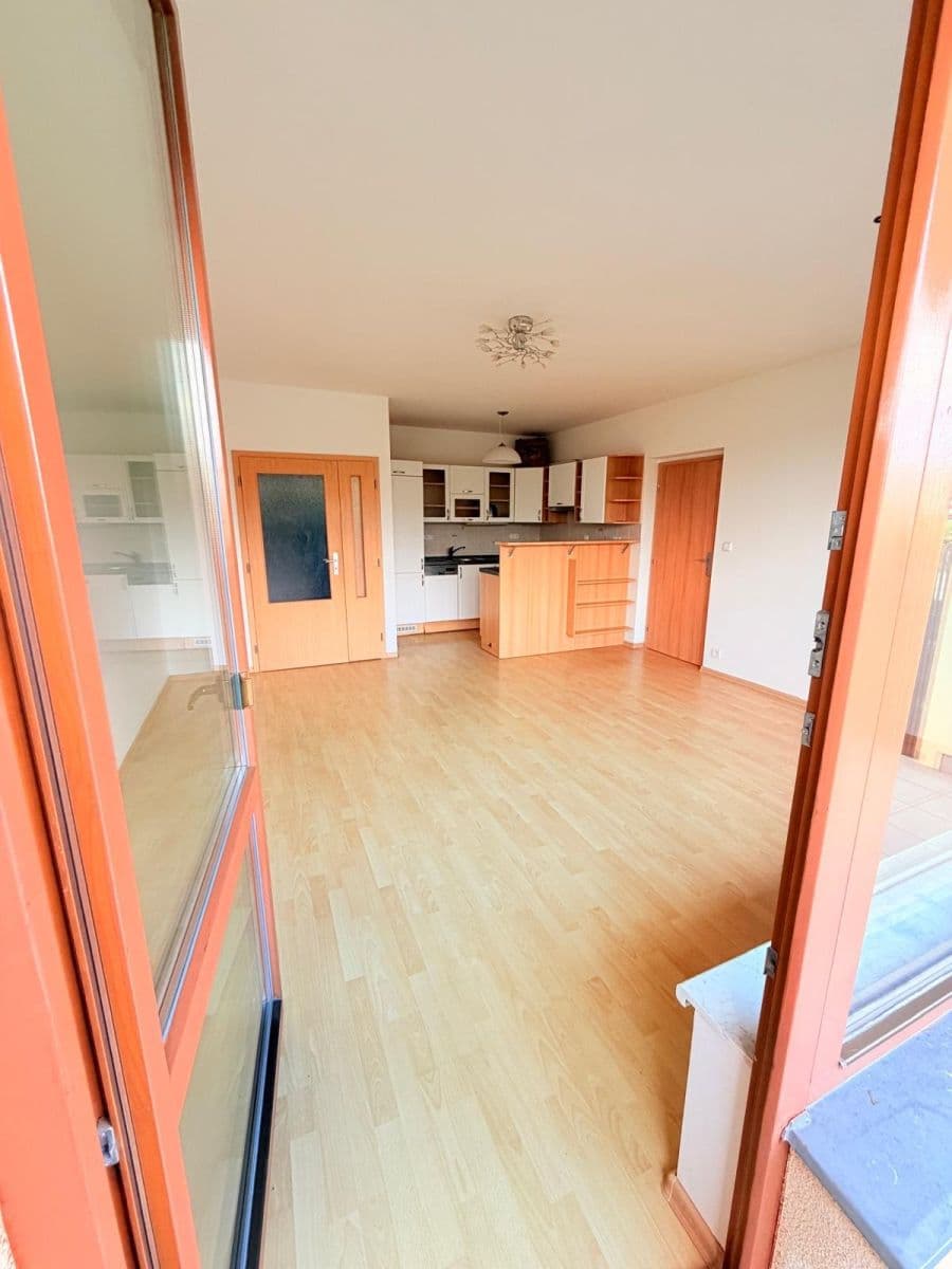 2 bedroom with open-plan kitchen flat to rent, 78 m², Lipovská, Prague, Prague 2 bedroom with open-plan kitchen flat to rent, 78 m², Lipovská, Prague, Prague