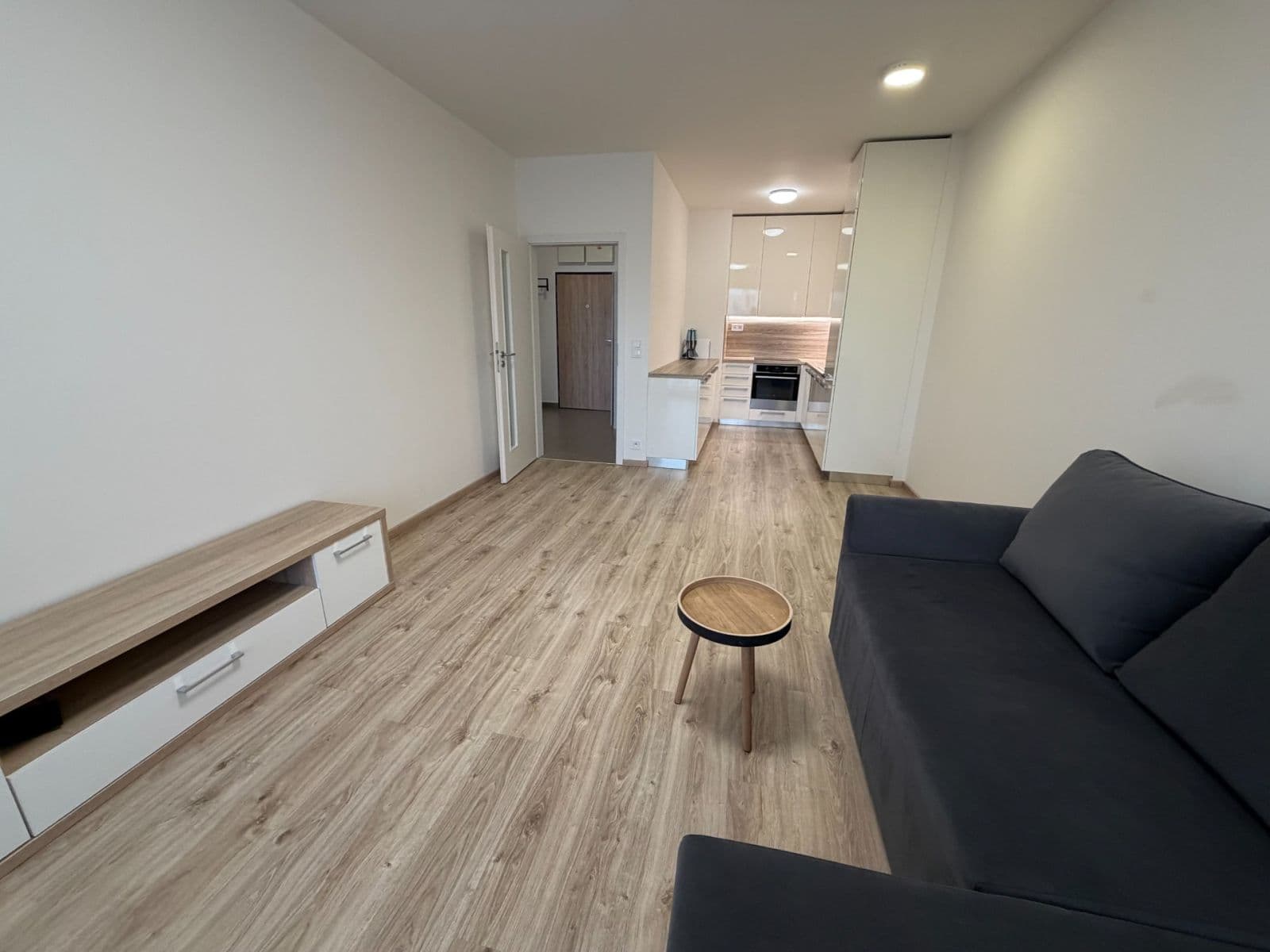 1 bedroom with open-plan kitchen flat to rent, 65 m², Granitova, Prague, Prague 1 bedroom with open-plan kitchen flat to rent, 65 m², Granitova, Prague, Prague
