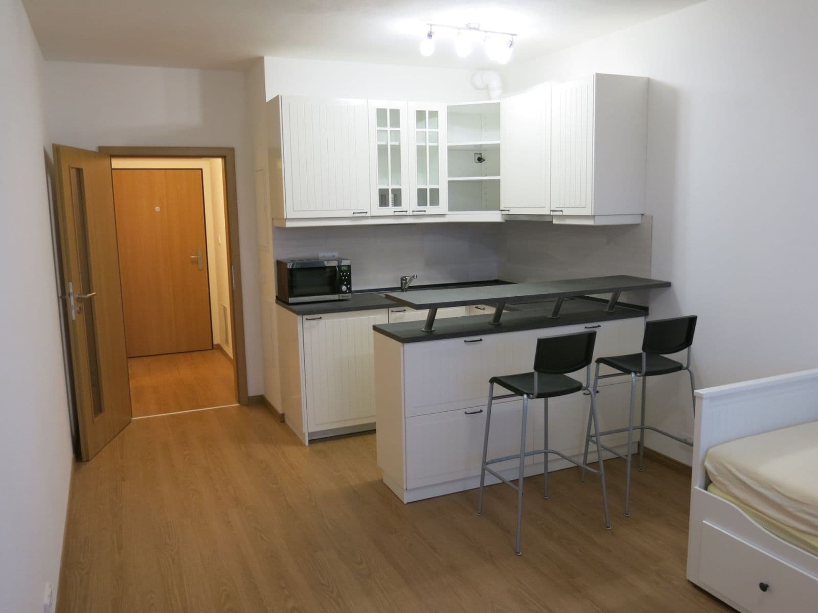 Studio flat to rent, 29 m², Holýšovská, Prague, Prague Studio flat to rent, 29 m², Holýšovská, Prague, Prague