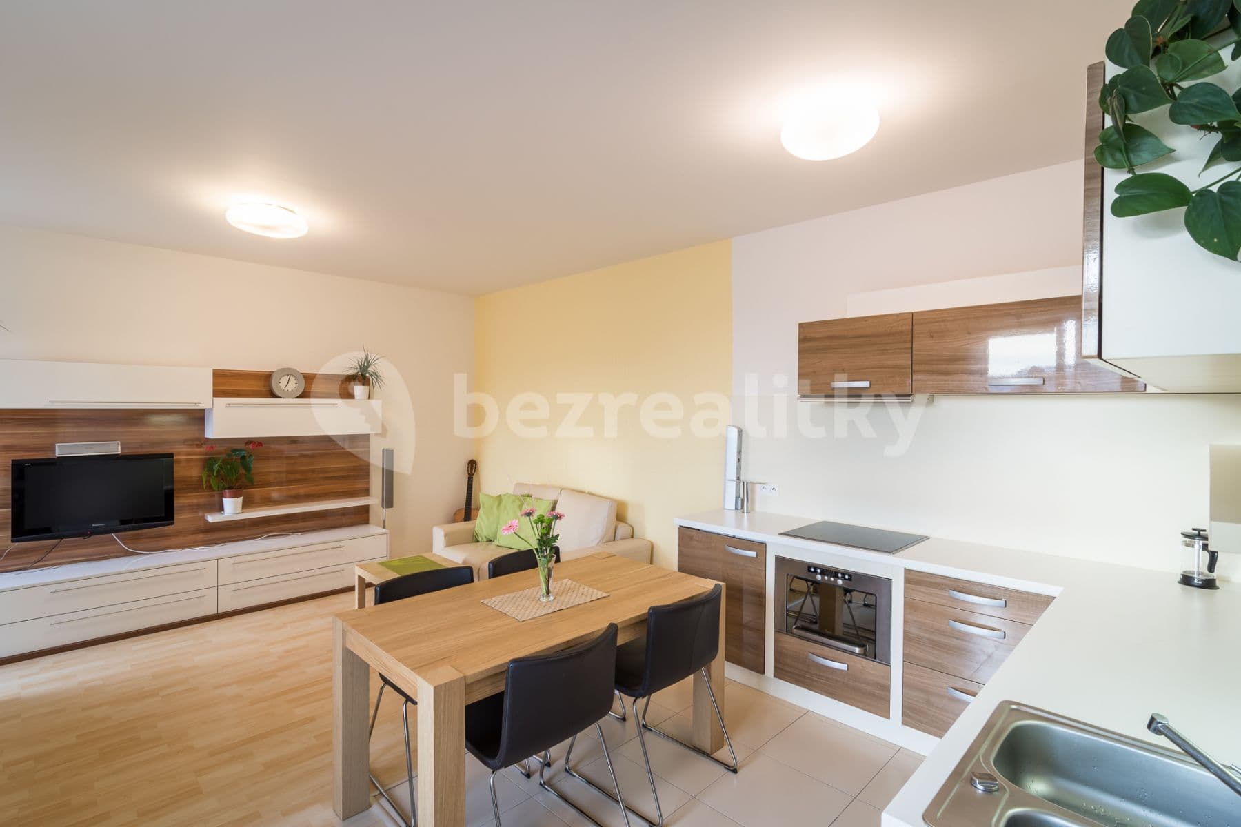 1 bedroom with open-plan kitchen flat to rent, 60 m², Federova, Prague, Prague 1 bedroom with open-plan kitchen flat to rent, 60 m², Federova, Prague, Prague