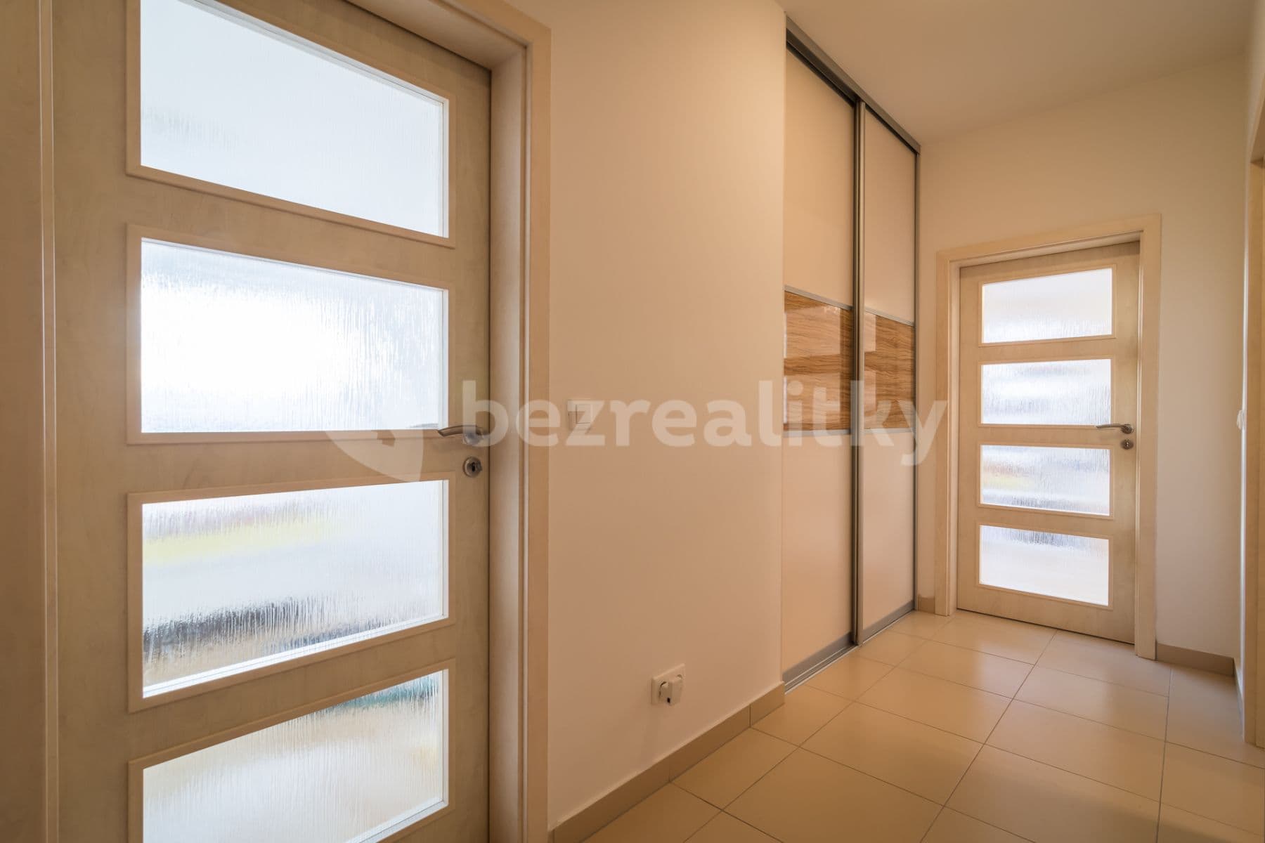 1 bedroom with open-plan kitchen flat to rent, 60 m², Federova, Prague, Prague 1 bedroom with open-plan kitchen flat to rent, 60 m², Federova, Prague, Prague
