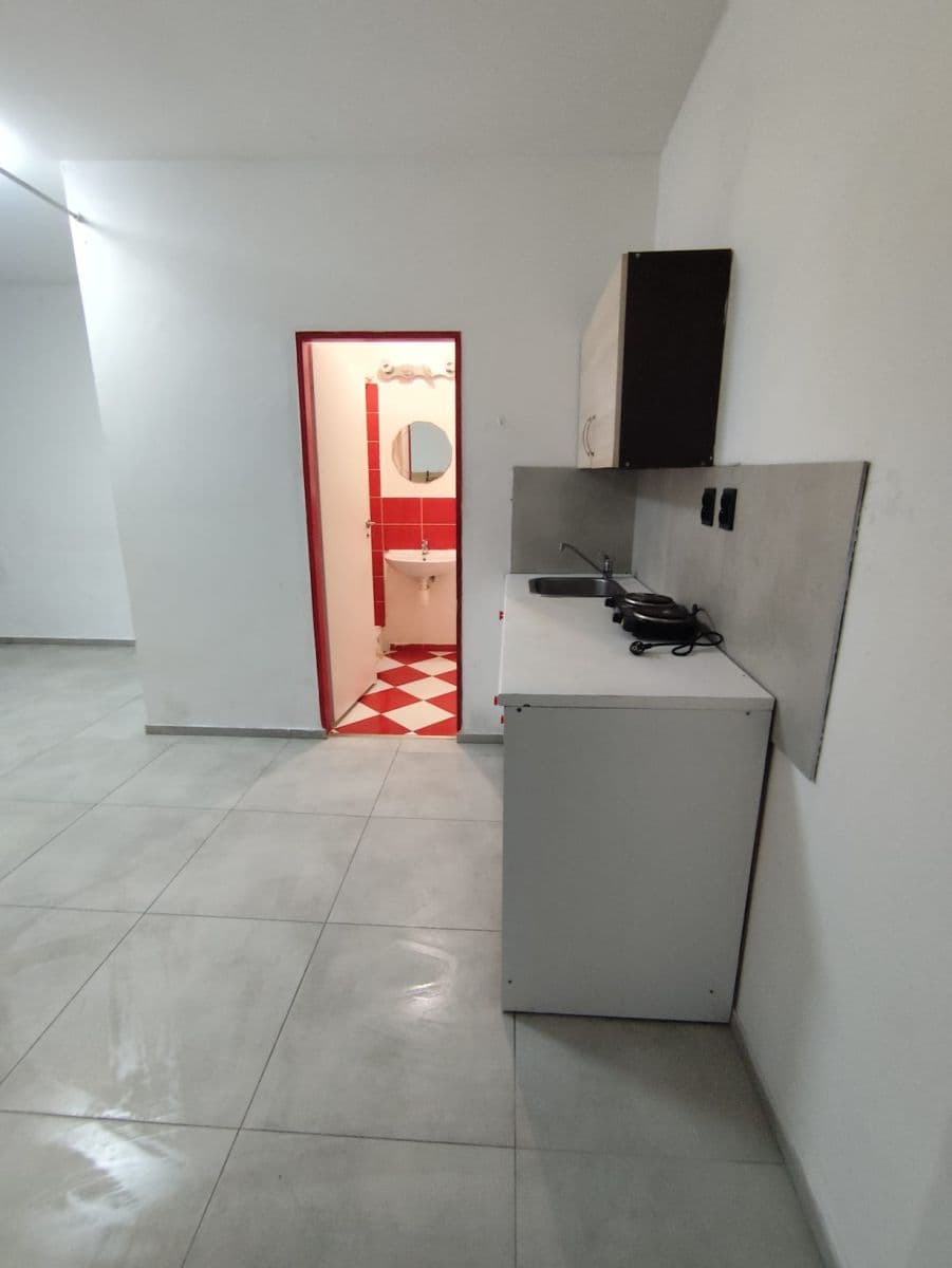 Small studio flat to rent, 21 m², Lidická, Kladno, Středočeský Region Small studio flat to rent, 21 m², Lidická, Kladno, Středočeský Region