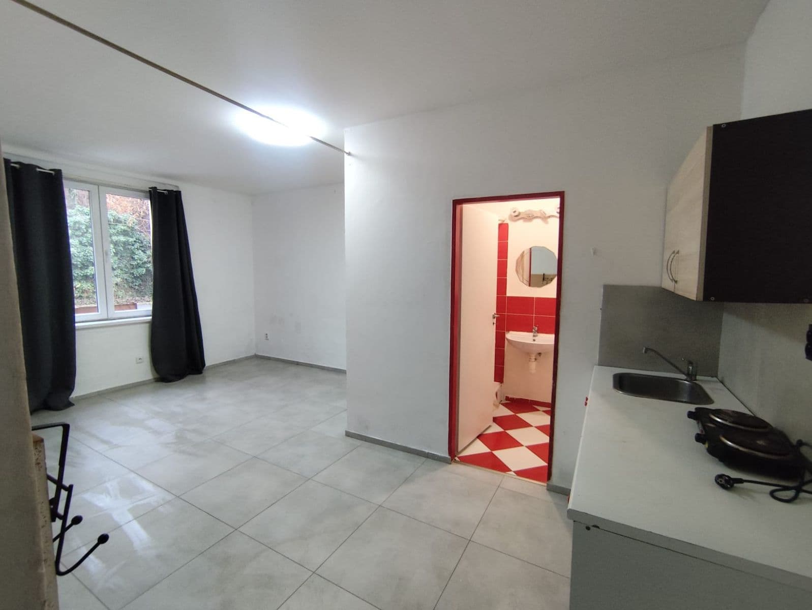 Small studio flat to rent, 21 m², Lidická, Kladno, Středočeský Region Small studio flat to rent, 21 m², Lidická, Kladno, Středočeský Region