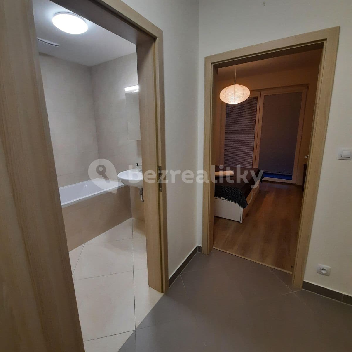 1 bedroom with open-plan kitchen flat to rent, 57 m², Sazovická, Prague, Prague 1 bedroom with open-plan kitchen flat to rent, 57 m², Sazovická, Prague, Prague