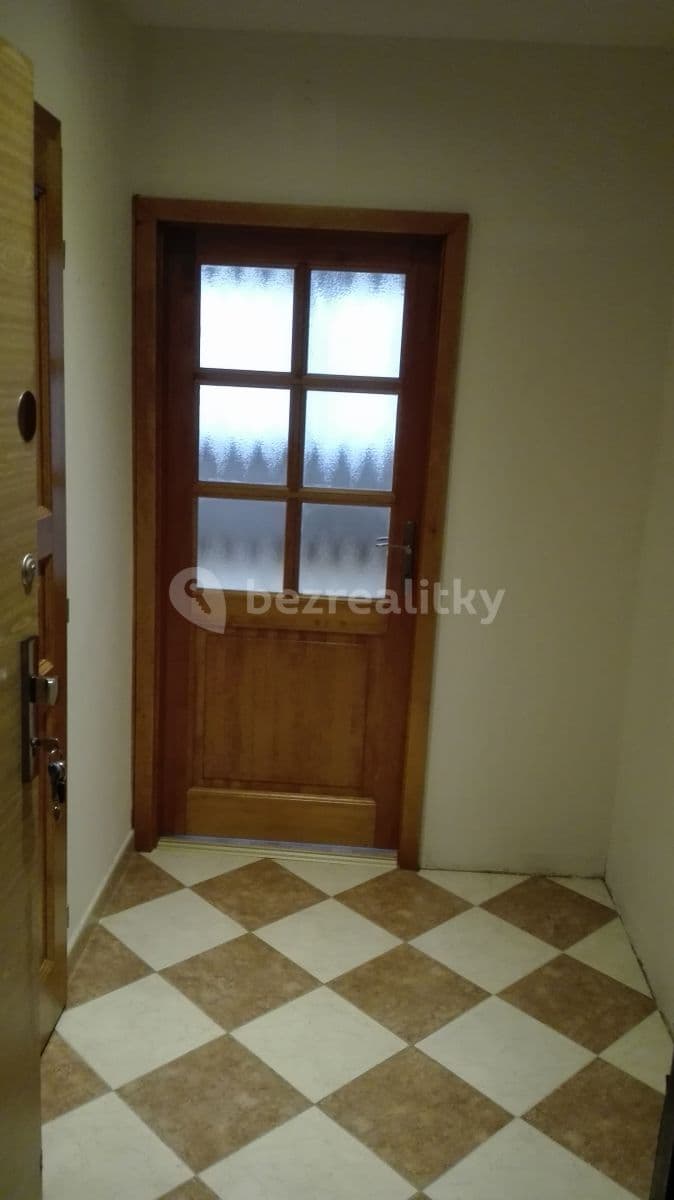 1 bedroom with open-plan kitchen flat to rent, 45 m², Petržílova, Prague, Prague 1 bedroom with open-plan kitchen flat to rent, 45 m², Petržílova, Prague, Prague