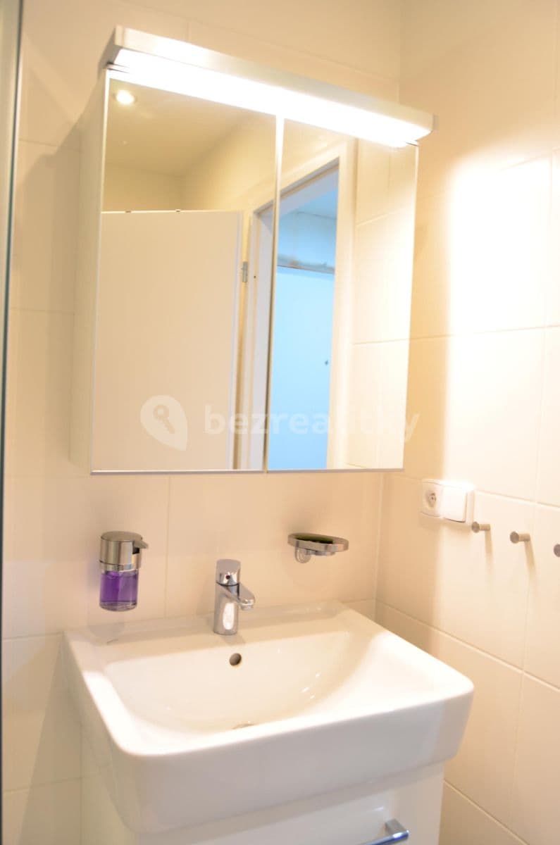 1 bedroom flat to rent, 36 m², Budovatelská, Ostrava, Moravskoslezský Region 1 bedroom flat to rent, 36 m², Budovatelská, Ostrava, Moravskoslezský Region