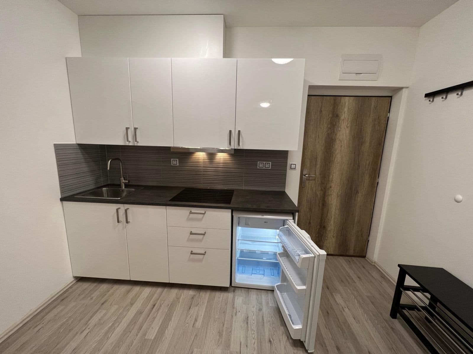 1 bedroom with open-plan kitchen flat to rent, 33 m², Bělohorská, Brno, Jihomoravský Region 1 bedroom with open-plan kitchen flat to rent, 33 m², Bělohorská, Brno, Jihomoravský Region