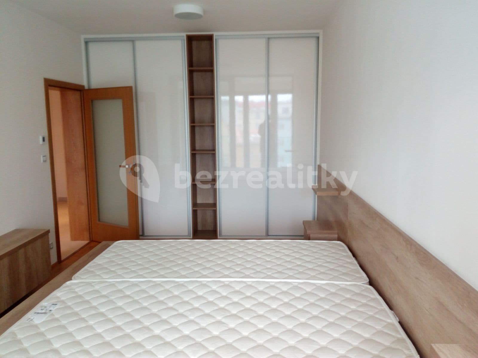 2 bedroom with open-plan kitchen flat to rent, 124 m², Vojenova, Prague, Prague 2 bedroom with open-plan kitchen flat to rent, 124 m², Vojenova, Prague, Prague