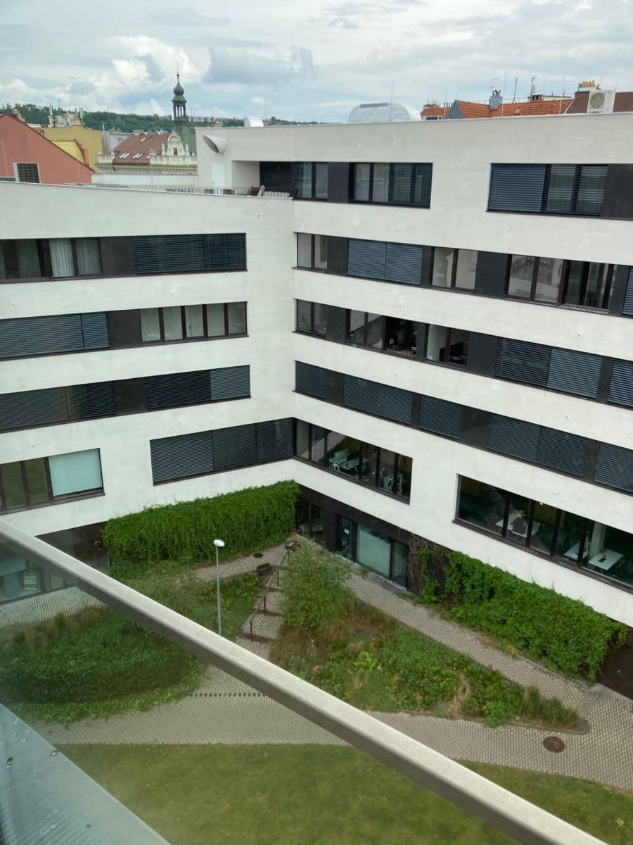 2 bedroom with open-plan kitchen flat to rent, 124 m², Vojenova, Prague, Prague 2 bedroom with open-plan kitchen flat to rent, 124 m², Vojenova, Prague, Prague