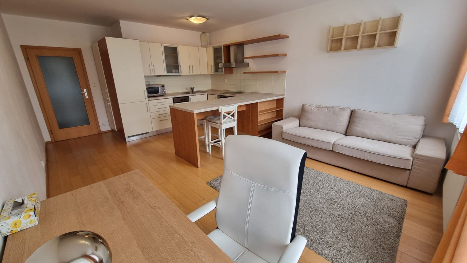 1 bedroom with open-plan kitchen flat to rent, 68 m², Kovanecká, Prague, Prague 1 bedroom with open-plan kitchen flat to rent, 68 m², Kovanecká, Prague, Prague
