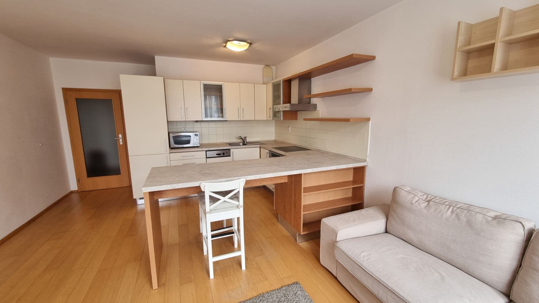 1 bedroom with open-plan kitchen flat to rent, 68 m², Kovanecká, Prague, Prague 1 bedroom with open-plan kitchen flat to rent, 68 m², Kovanecká, Prague, Prague