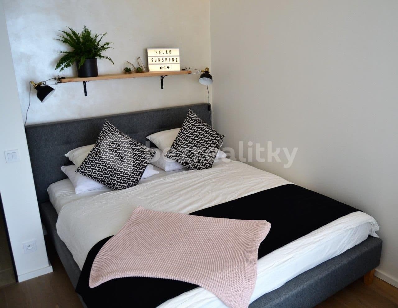 Studio flat to rent, 38 m², Pod Děkankou, Prague, Prague Studio flat to rent, 38 m², Pod Děkankou, Prague, Prague