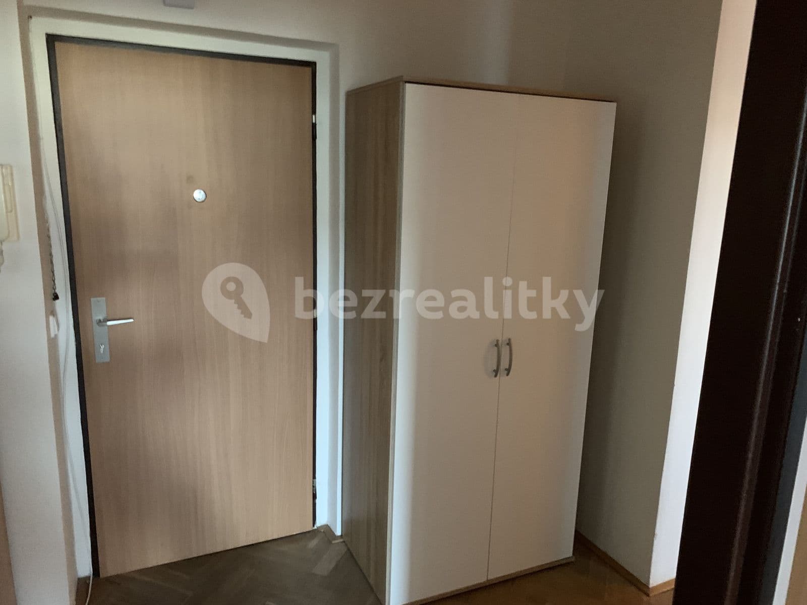 2 bedroom flat to rent, 57 m², U Kombinátu, Prague, Prague 2 bedroom flat to rent, 57 m², U Kombinátu, Prague, Prague