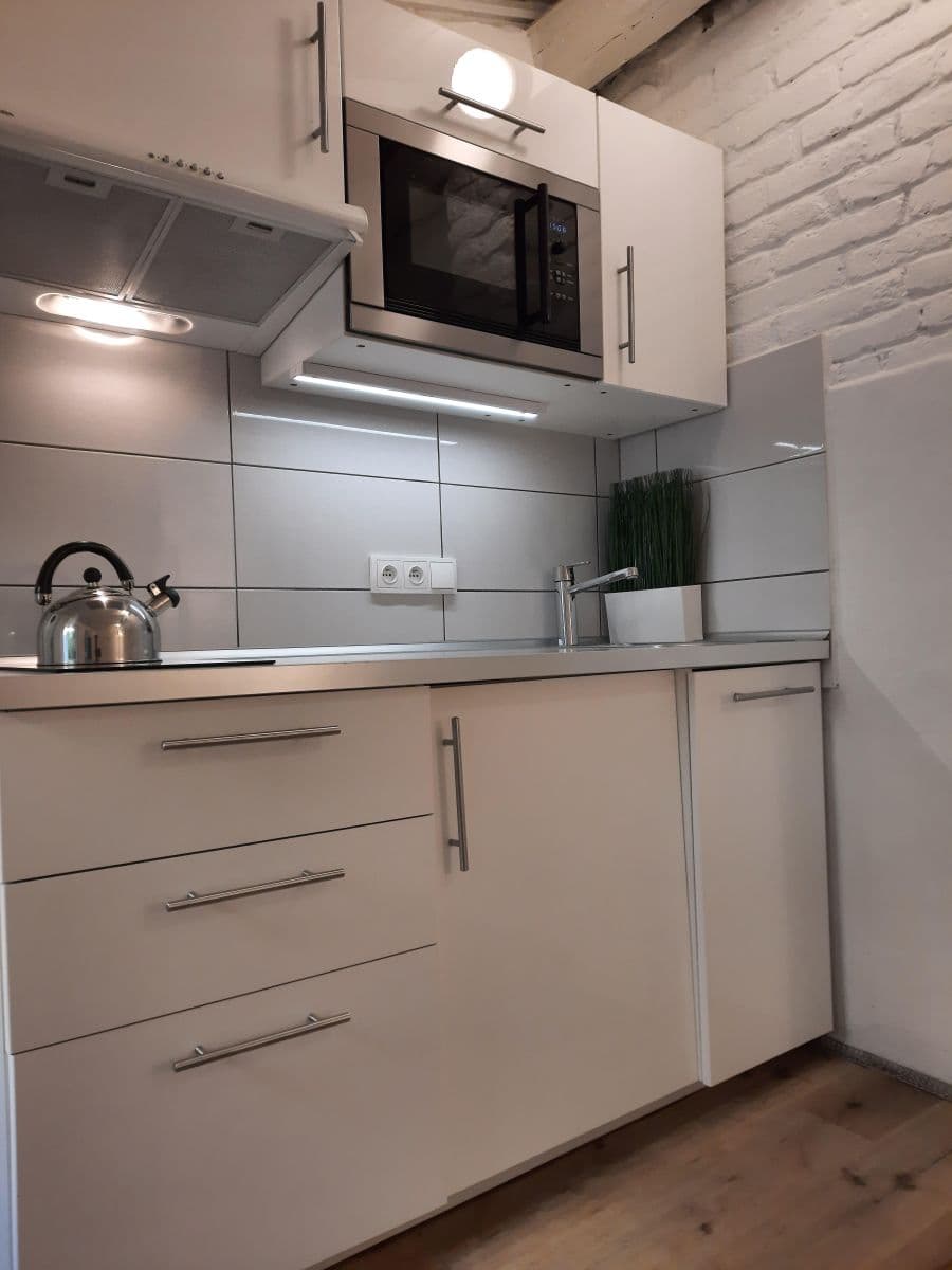 Studio flat to rent, 16 m², Vlkova, Prague, Prague Studio flat to rent, 16 m², Vlkova, Prague, Prague