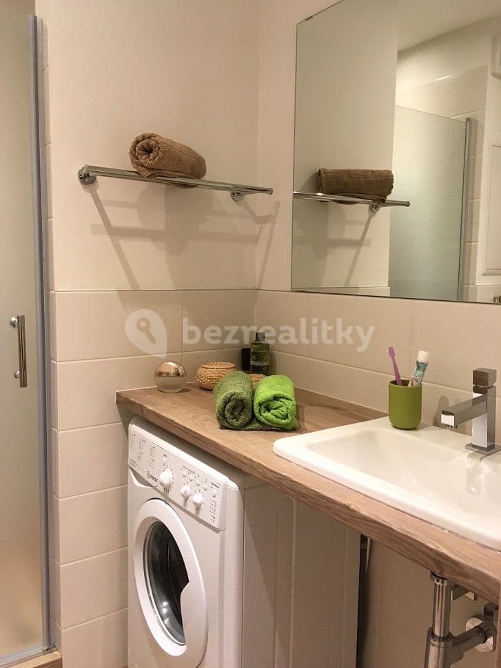 1 bedroom with open-plan kitchen flat to rent, 41 m², Hurbanova, Prague, Prague 1 bedroom with open-plan kitchen flat to rent, 41 m², Hurbanova, Prague, Prague