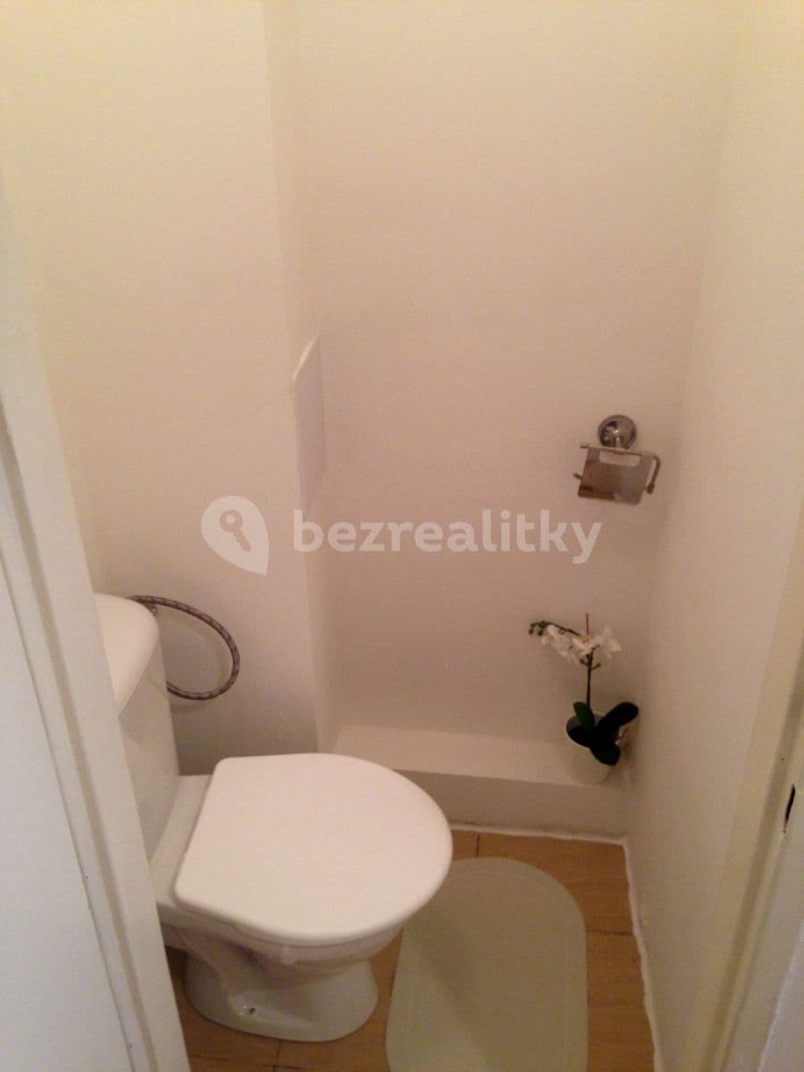 Studio flat to rent, 30 m², Biskupcova, Prague, Prague Studio flat to rent, 30 m², Biskupcova, Prague, Prague