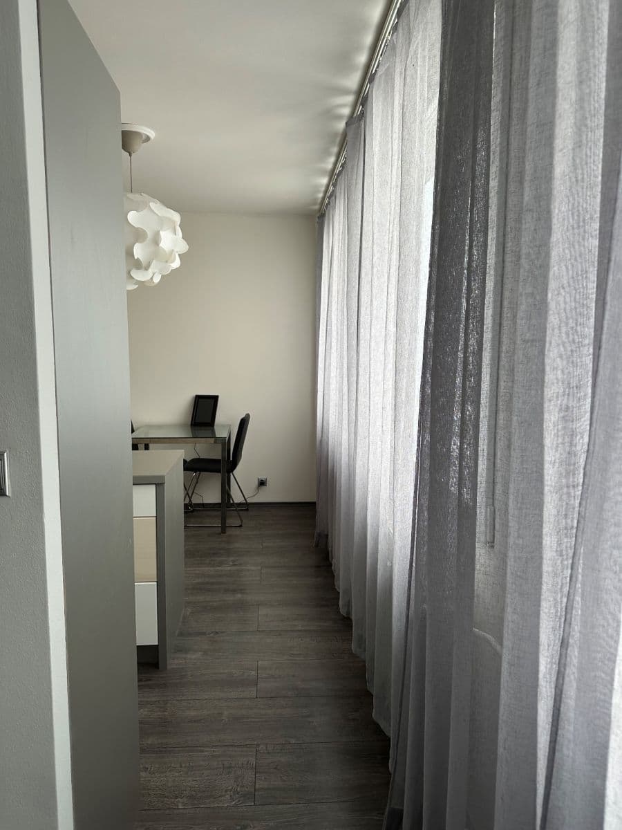 1 bedroom with open-plan kitchen flat to rent, 59 m², Čs. armády, Kladno, Středočeský Region 1 bedroom with open-plan kitchen flat to rent, 59 m², Čs. armády, Kladno, Středočeský Region