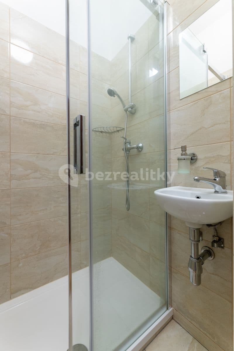 Studio flat to rent, 22 m², Elišky Krásnohorské, Prague, Prague Studio flat to rent, 22 m², Elišky Krásnohorské, Prague, Prague