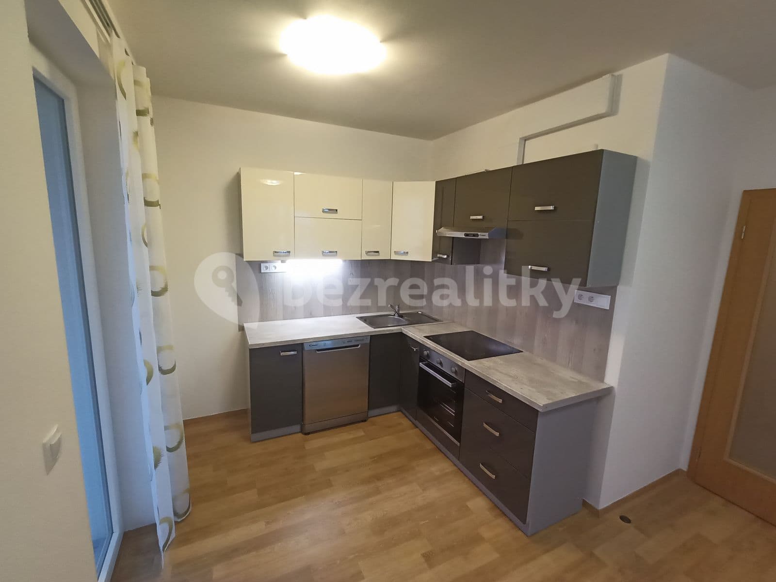 1 bedroom with open-plan kitchen flat to rent, 62 m², Hlučkova, Prague, Prague 1 bedroom with open-plan kitchen flat to rent, 62 m², Hlučkova, Prague, Prague