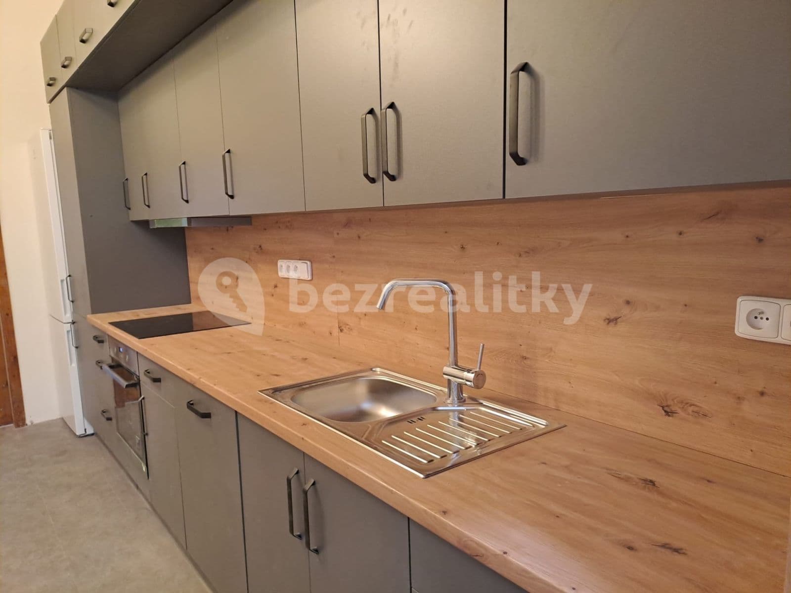 1 bedroom with open-plan kitchen flat to rent, 42 m², Heydukova, Prague, Prague 1 bedroom with open-plan kitchen flat to rent, 42 m², Heydukova, Prague, Prague