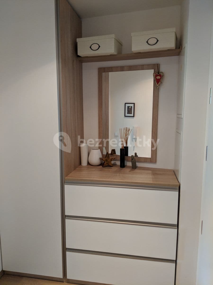 2 bedroom with open-plan kitchen flat to rent, 85 m², U Libeňského pivovaru, Prague, Prague 2 bedroom with open-plan kitchen flat to rent, 85 m², U Libeňského pivovaru, Prague, Prague