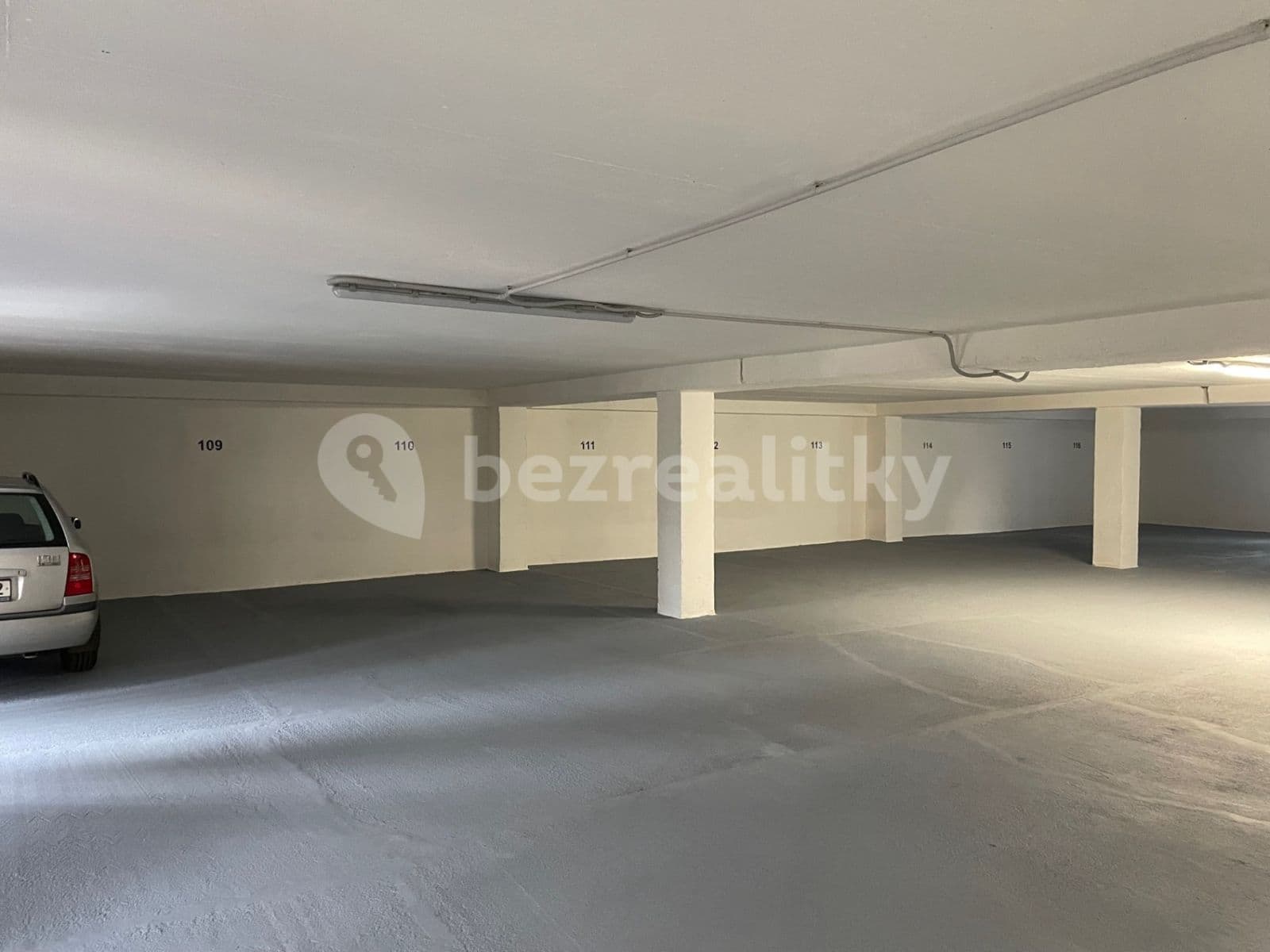 garage to rent, 12 m², Pod Klaudiánkou, Prague, Prague