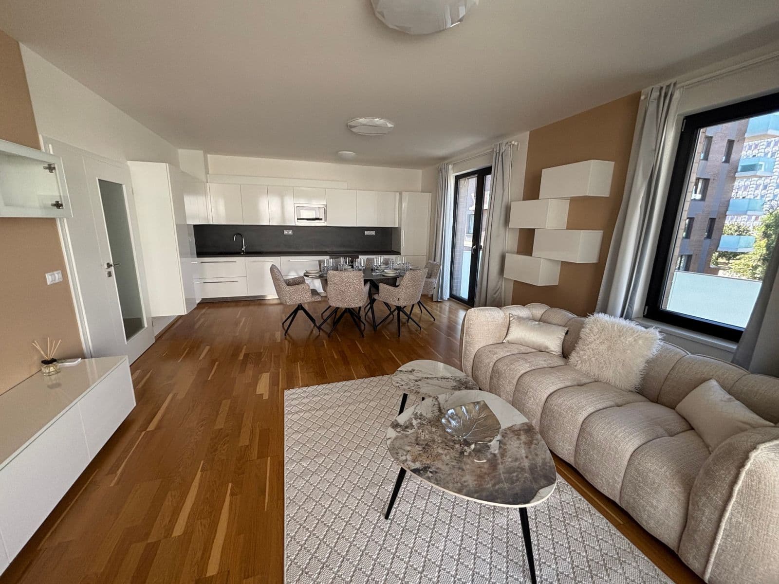 2 bedroom with open-plan kitchen flat for sale, 86 m², Nekvasilova, Prague, Prague 2 bedroom with open-plan kitchen flat for sale, 86 m², Nekvasilova, Prague, Prague