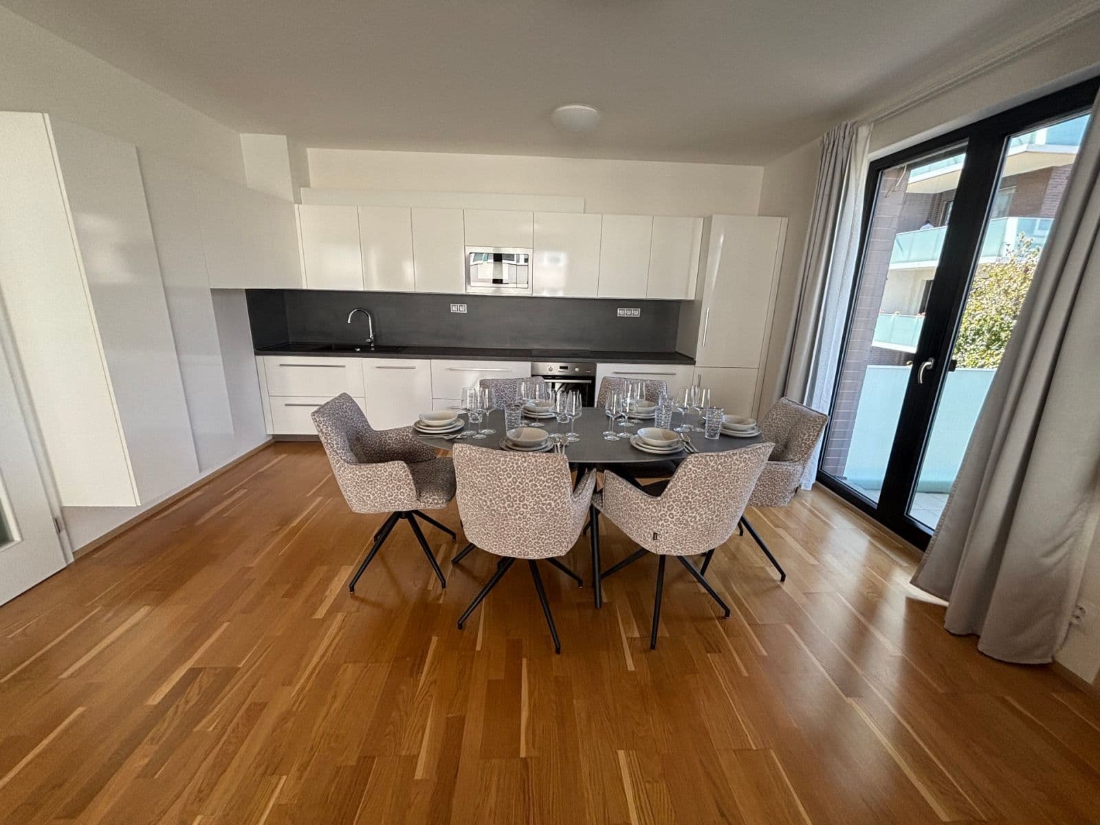 2 bedroom with open-plan kitchen flat for sale, 86 m², Nekvasilova, Prague, Prague 2 bedroom with open-plan kitchen flat for sale, 86 m², Nekvasilova, Prague, Prague