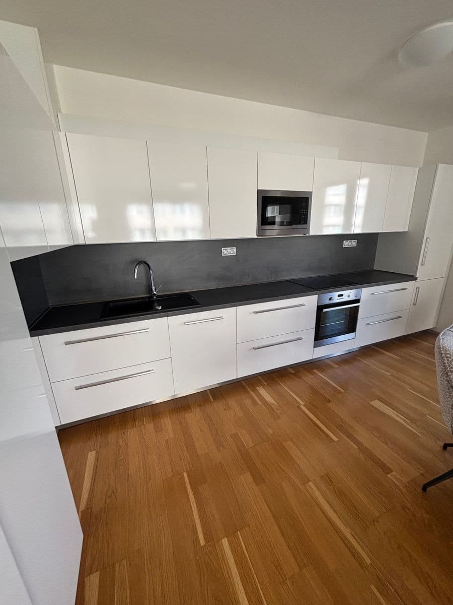 2 bedroom with open-plan kitchen flat for sale, 86 m², Nekvasilova, Prague, Prague 2 bedroom with open-plan kitchen flat for sale, 86 m², Nekvasilova, Prague, Prague
