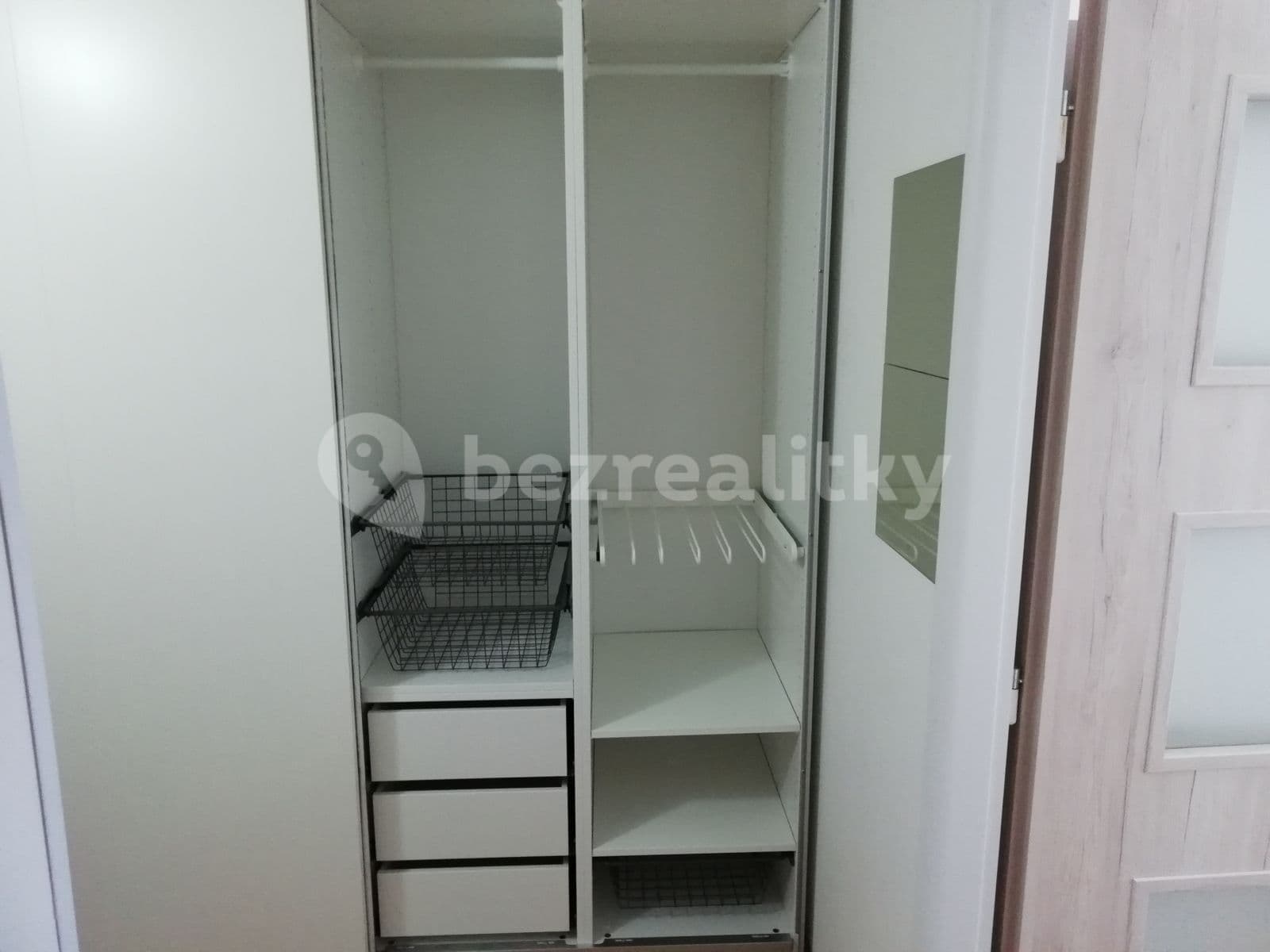 1 bedroom with open-plan kitchen flat to rent, 40 m², Šluknovská, Prague, Prague 1 bedroom with open-plan kitchen flat to rent, 40 m², Šluknovská, Prague, Prague